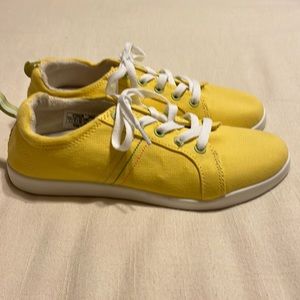New Without Tags Vioinc Stinson Beach Shoes, Size 7
